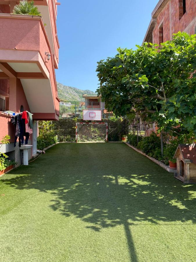 באר Apartments Nikicic מראה חיצוני תמונה