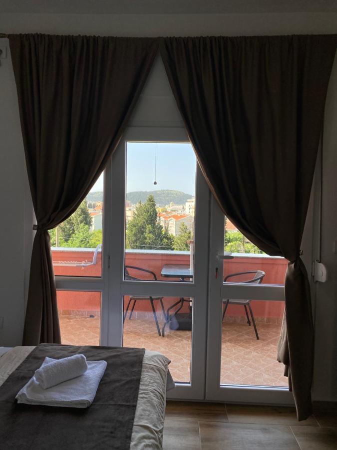 באר Apartments Nikicic מראה חיצוני תמונה