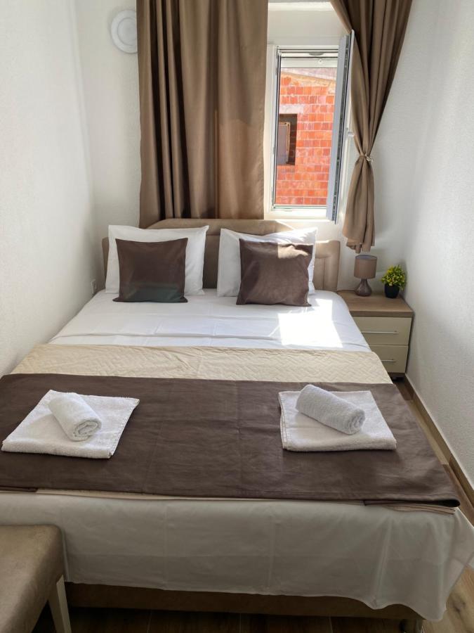 באר Apartments Nikicic מראה חיצוני תמונה