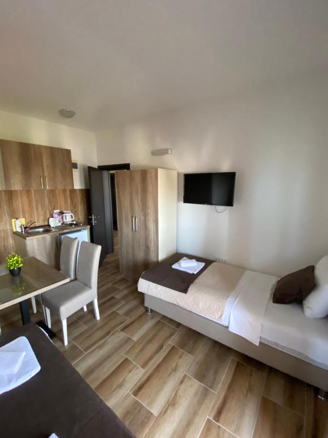 באר Apartments Nikicic מראה חיצוני תמונה