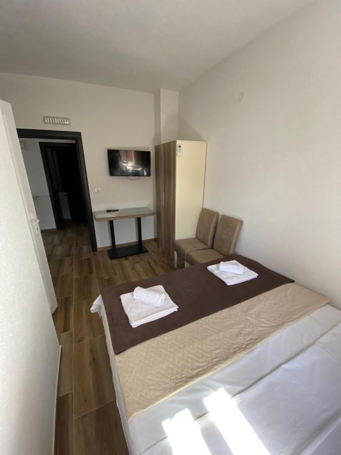 באר Apartments Nikicic מראה חיצוני תמונה
