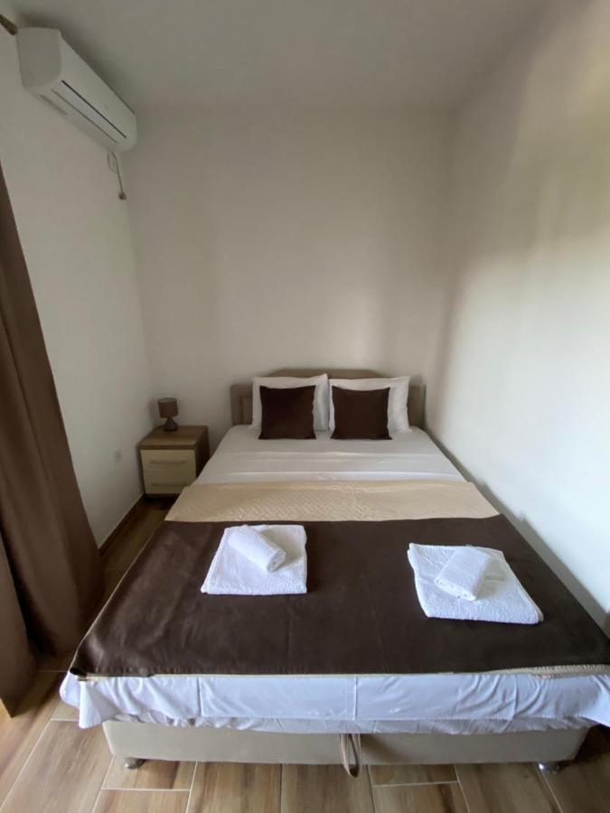 באר Apartments Nikicic מראה חיצוני תמונה