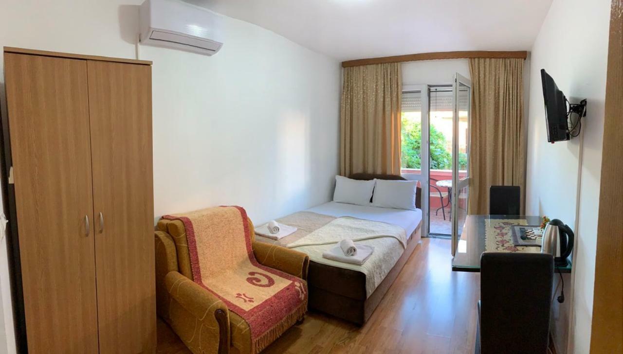 באר Apartments Nikicic מראה חיצוני תמונה