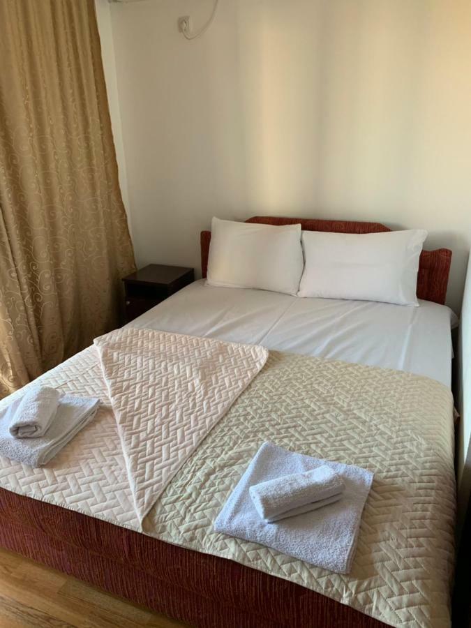 באר Apartments Nikicic מראה חיצוני תמונה